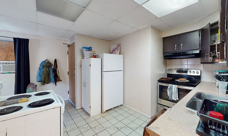 271-273 Rideau St  Kingston, K7K 3A7 | Image 19