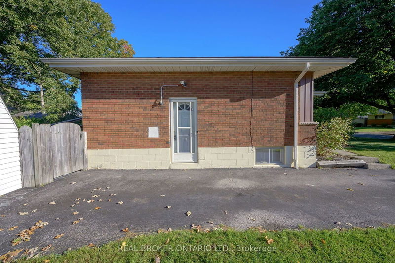 26 Carousel Ave  Hamilton, L9A 4L5 | Image 20