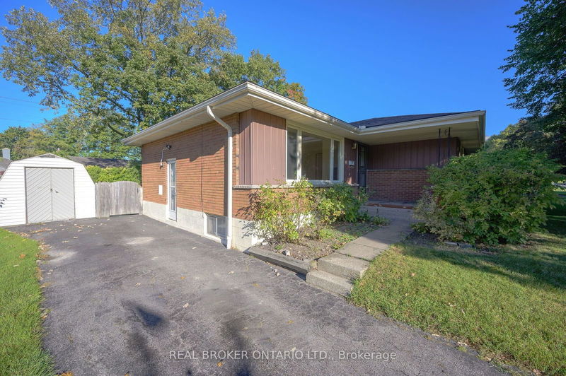 26 Carousel Ave  Hamilton, L9A 4L5 | Image 4