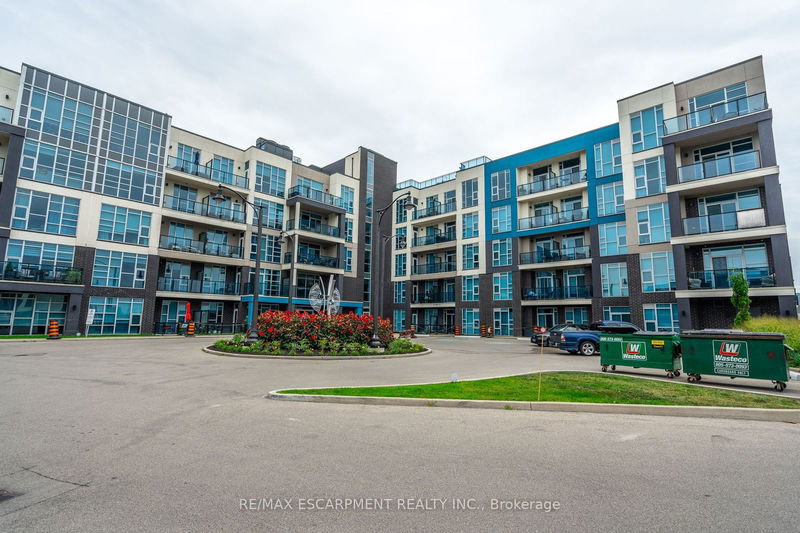  220 - 10 Concord Pl  Grimsby, L3M 0G6 | Image 3