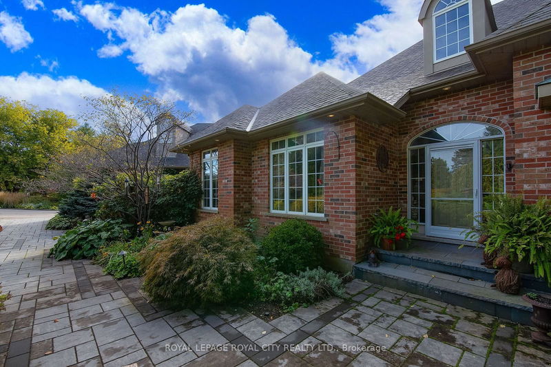 7 Fox Run Dr  Puslinch, N1H 6H9 | Image 2