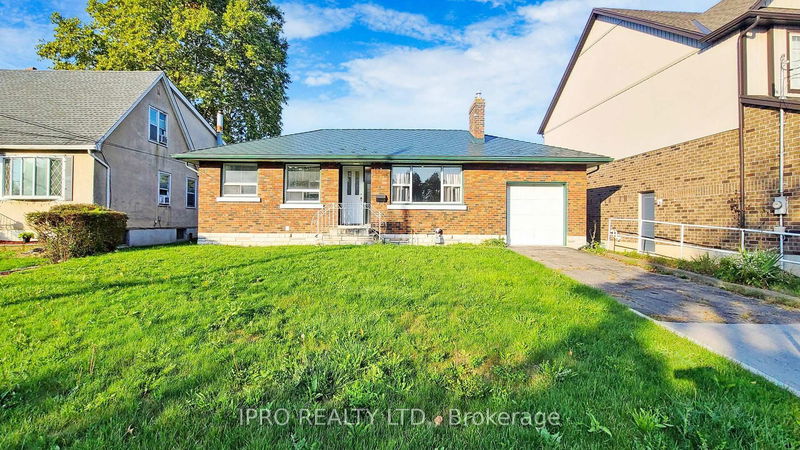 home for lease on Main-127 Moffatt Street E