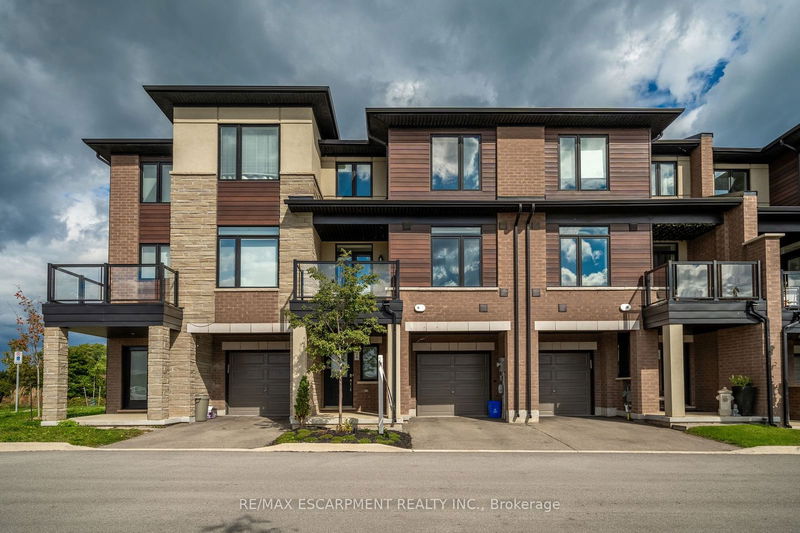 home for lease on 44-590 North Service Road