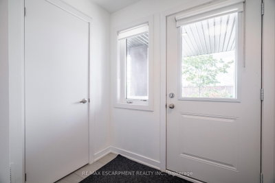 Unit 44 — 590 North Service Road — photo 3