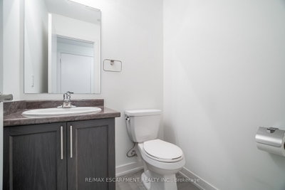 Unit 44 — 590 North Service Road — photo 5