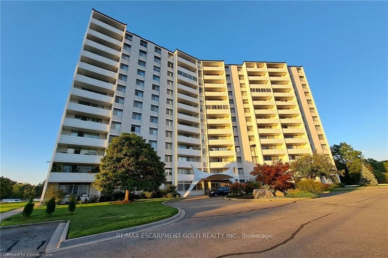  202 - 15 Towering Heights Blvd  St. Catharines, L2T 3G7 | Image 1