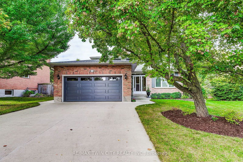 624 Red Pine Dr  Waterloo, N2V 1R9 | Image 1