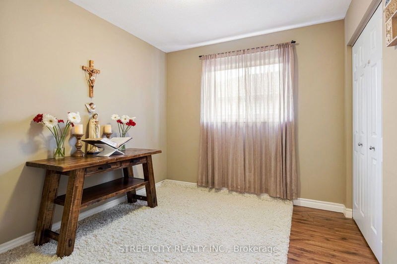 4987 Malden Rd  Windsor, N9E 3Y7 | Image 17