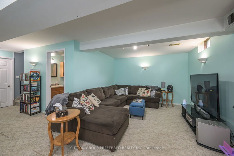 239 Portsmouth Cres E London, N5V 4C9 | Image 18