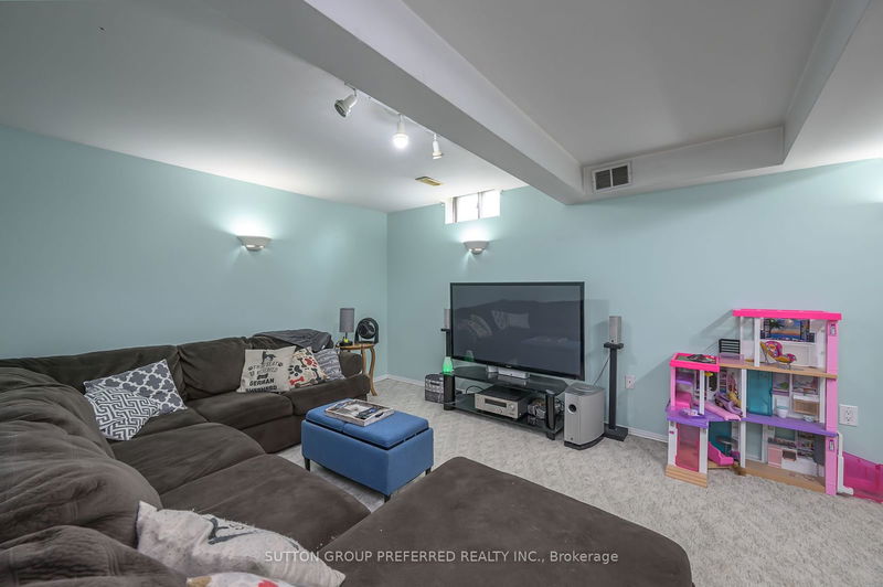 239 Portsmouth Cres E London, N5V 4C9 | Image 19