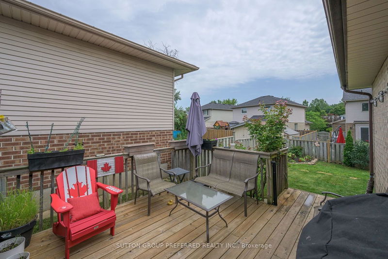 239 Portsmouth Cres E London, N5V 4C9 | Image 22