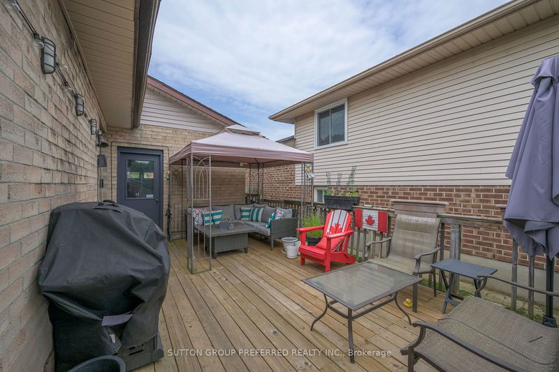 239 Portsmouth Cres E London, N5V 4C9 | Image 23