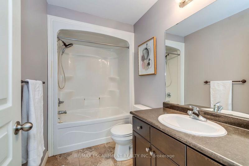 105 Highgate Dr  Hamilton, L8J 3P2 | Image 28