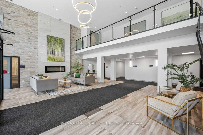 home for lease on 403-35 Kingsbury Square