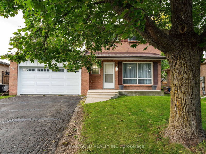 48 Birch Crt  Kawartha Lakes, K9V 5L7 | Image 2