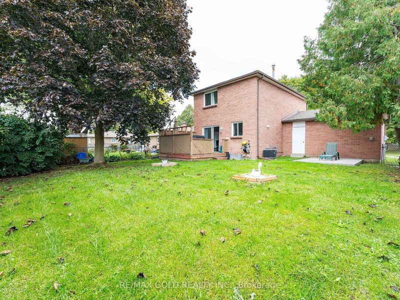 48 Birch Crt  Kawartha Lakes, K9V 5L7 | Image 40