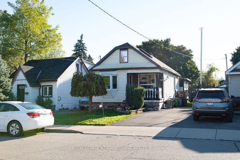 678 Knox Ave  Hamilton, L8H 6K5 | Image 2