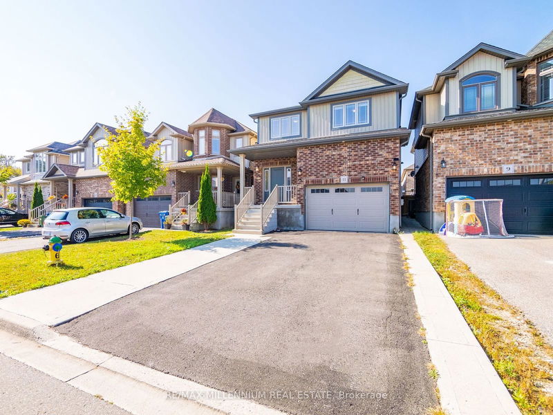 home for lease on 11 Burcombe Cross LOWER