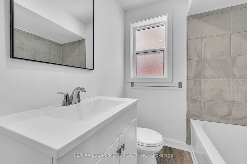 21 Weir St S Hamilton, L8K 3A3 | Image 11