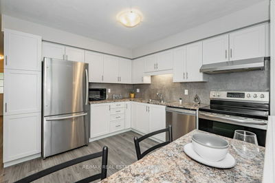  52 - 124 Gosling Gdns  Guelph, N1G 5K6 | Image 1