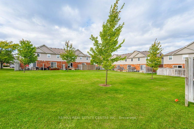  52 - 124 Gosling Gdns  Guelph, N1G 5K6 | Image 15