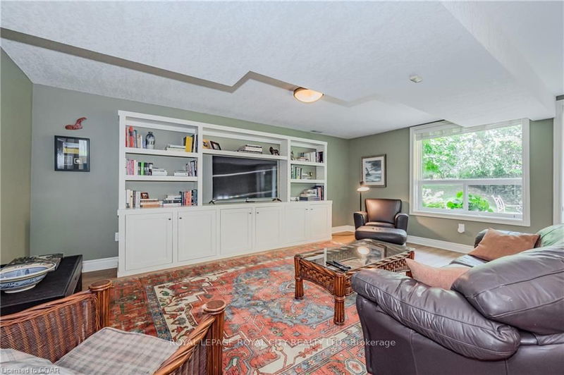 6 Sparling Crt  Guelph, N1L 1H6 | Image 32