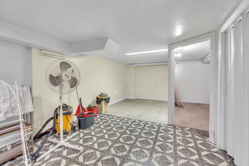 260 Bay St N Hamilton, L8M 1M3 | Image 24