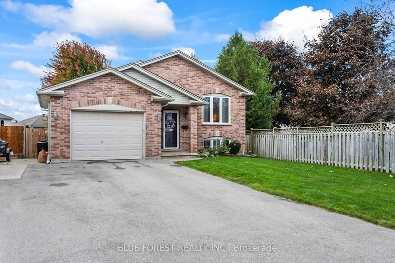 31 Dartmouth Dr  London, N5V 4T8 | Image 1