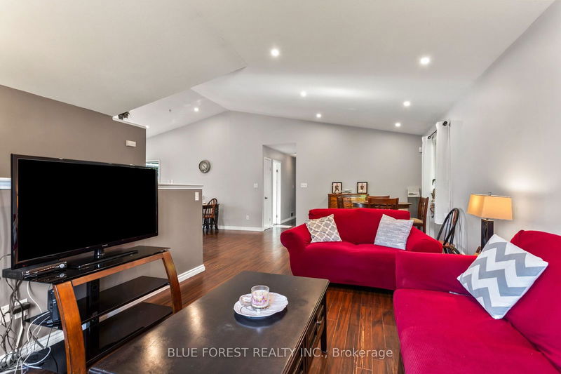 31 Dartmouth Dr  London, N5V 4T8 | Image 6