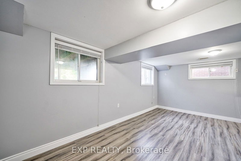 239 Bridlewreath St  Kitchener, N2E 4B5 | Image 21