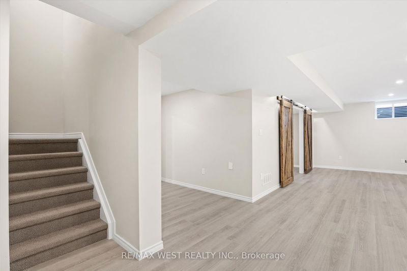 133 Mcfarlane Cres  Centre Wellington, N2M 0G5 | Image 29