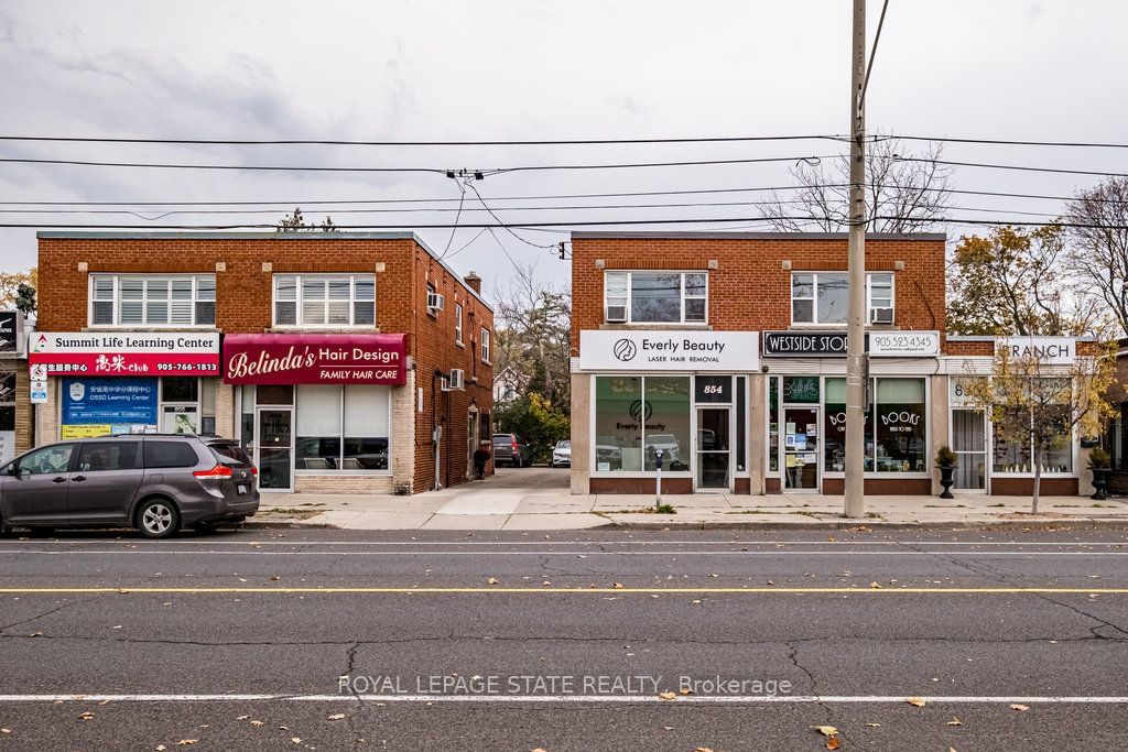 Building in 850-858 King Street