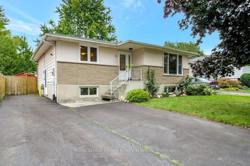 home for sale on 159 Mowat Street
