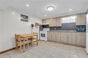 2 Hamilton Dr S Guelph/Eramosa, N1H 6J2 | Image 16