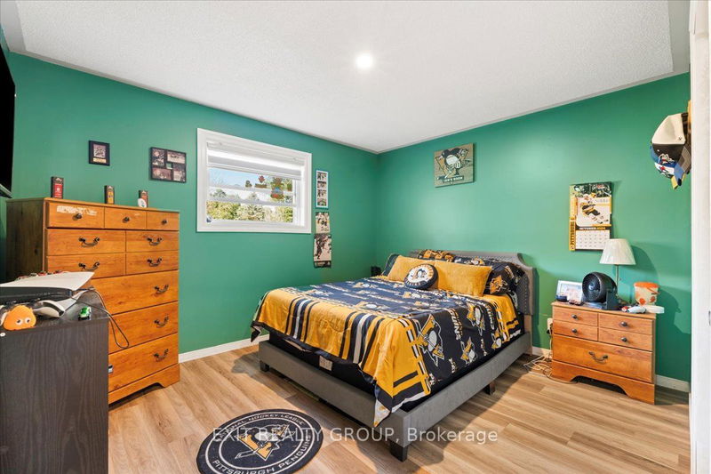 110 Canal St  Quinte West, K8V 4K7 | Image 17