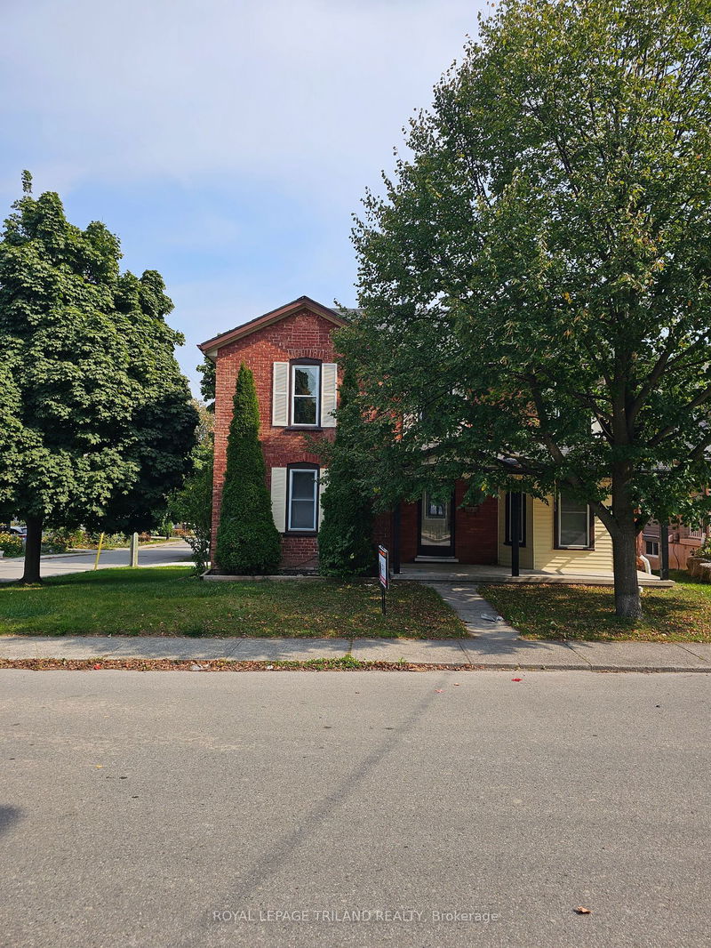 home for lease on 86 Victoria Street N