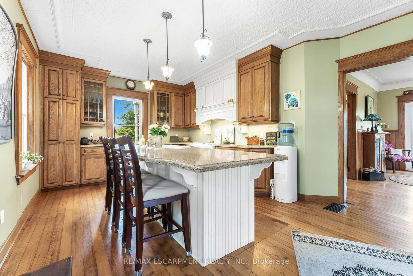 Listing Image 7