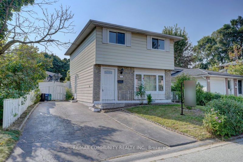 424 Pinetree Cres  Cambridge, N3H 4X5 | Image 1