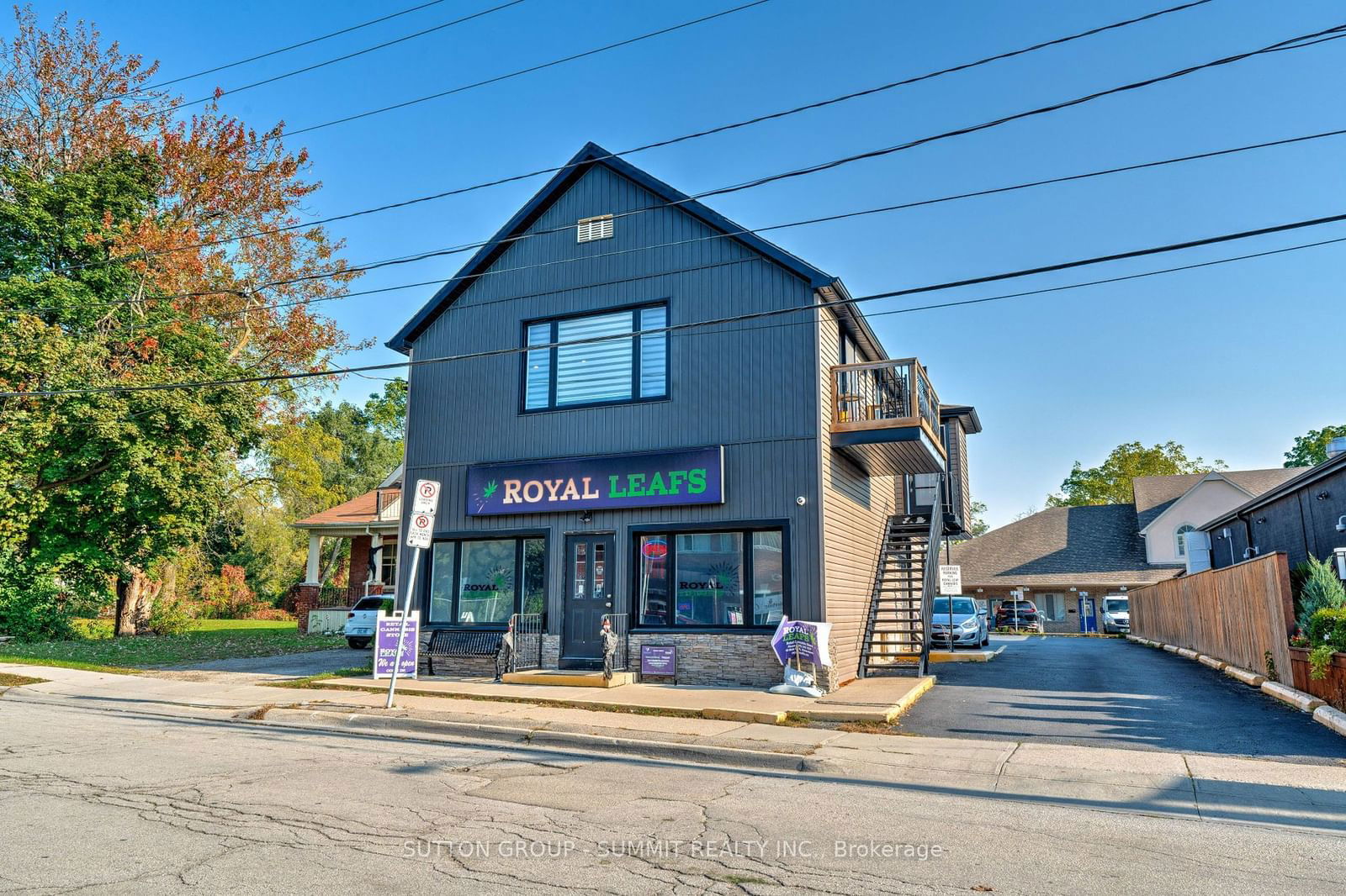 Building in 40 Main Street