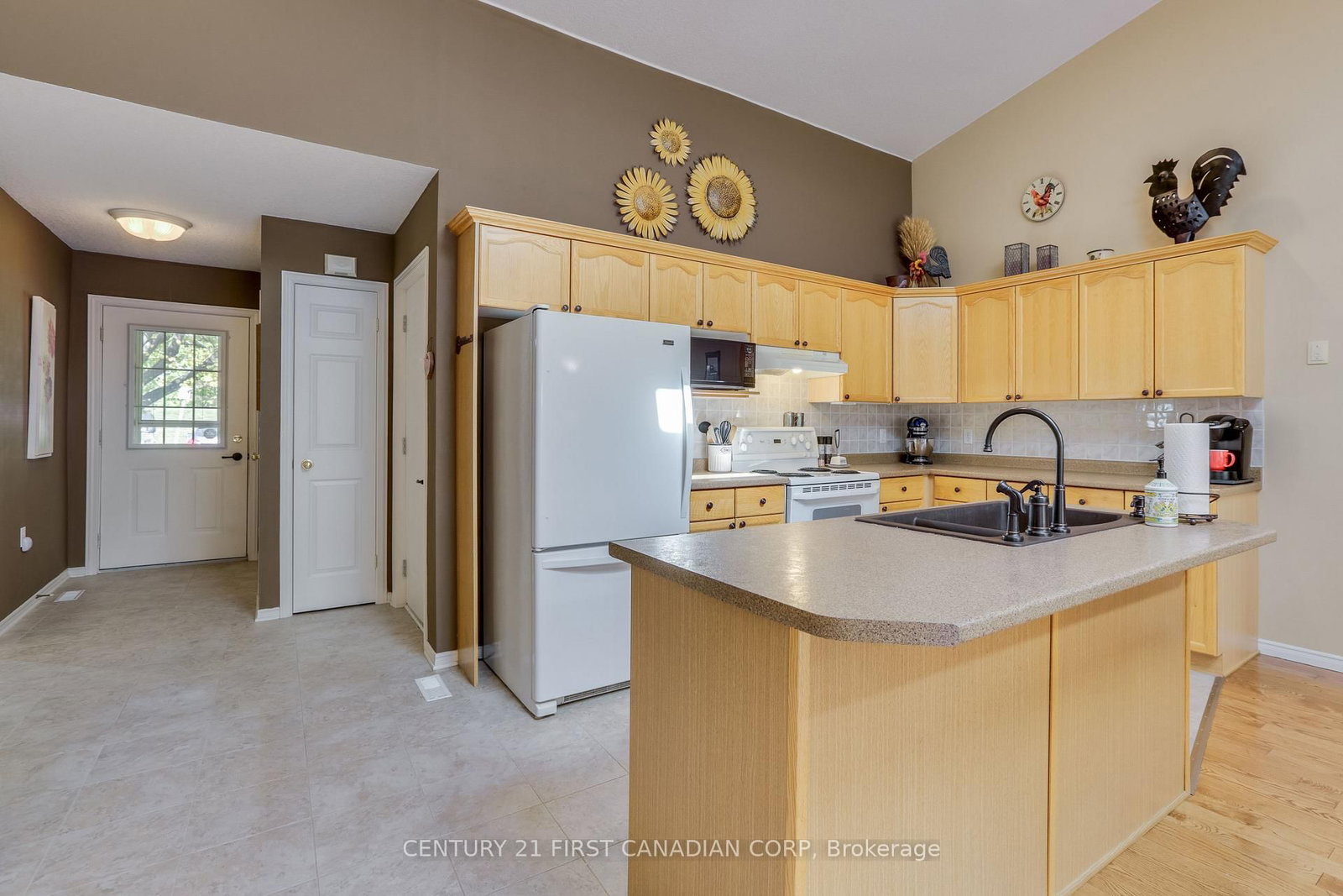 Listing Image 7