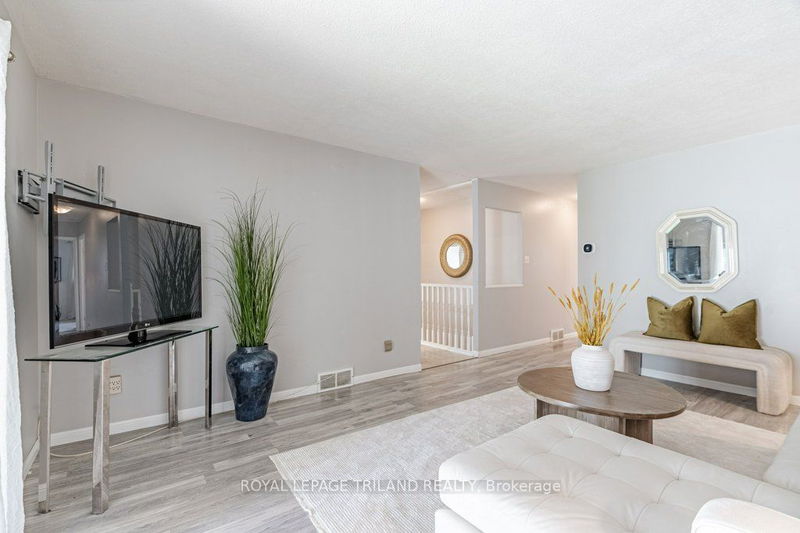 35 Caprice Cres  London, N5V 3L9 | Image 11