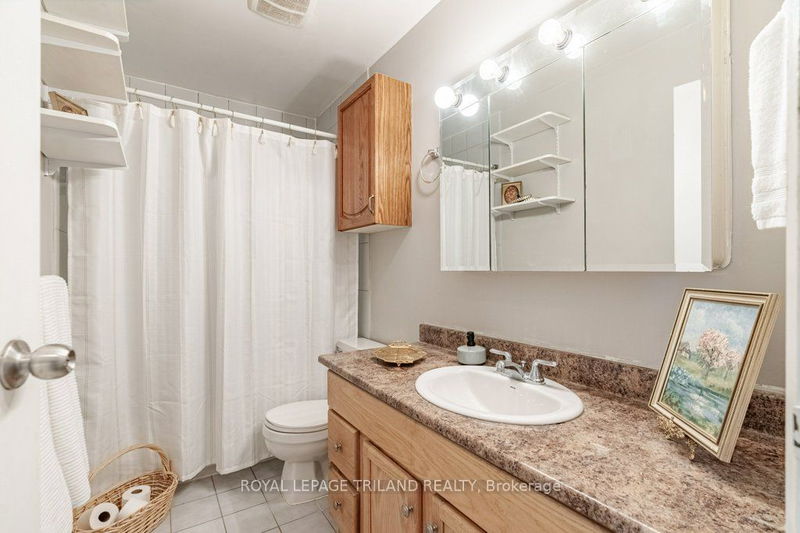 35 Caprice Cres  London, N5V 3L9 | Image 17