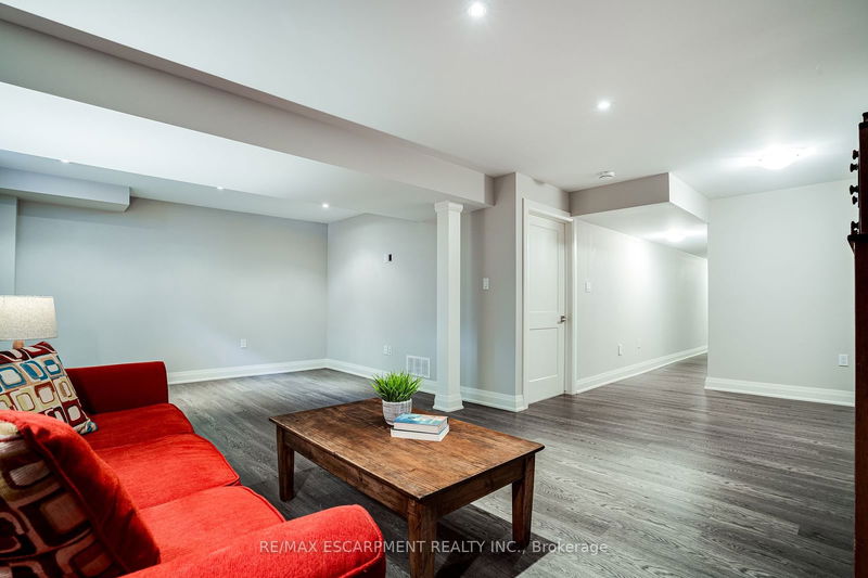 201 HATT St  Hamilton, L9H 2G7 | Image 34