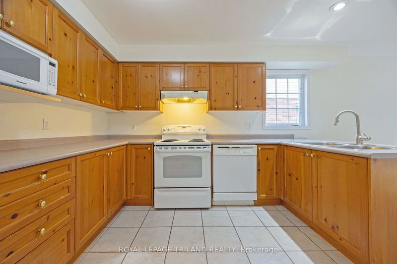 235 Rossmore Crt  London, N6C 6B7 | Image 9