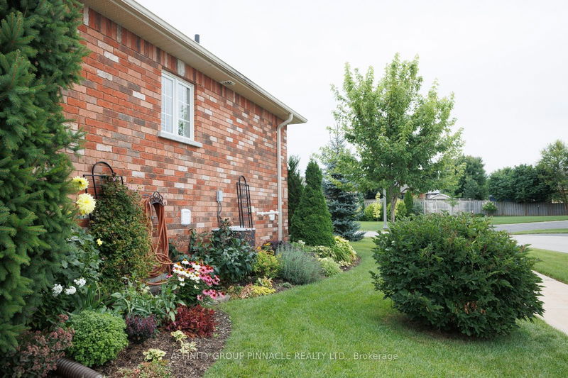 10 Horton Pl  Kawartha Lakes, K9V 0C2 | Image 33