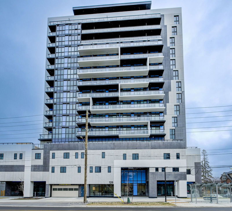 home for lease on 809-128 King Street N