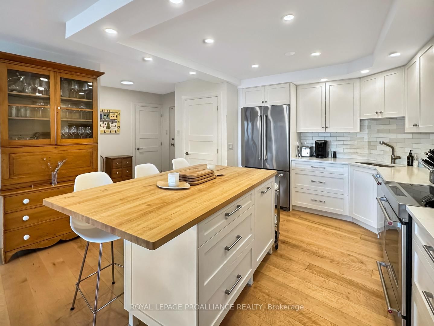 Listing Image 7