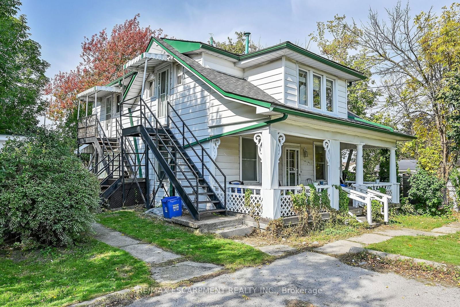 Building at 942 Upper Gage Avenue, Hamilton, Greeningdon