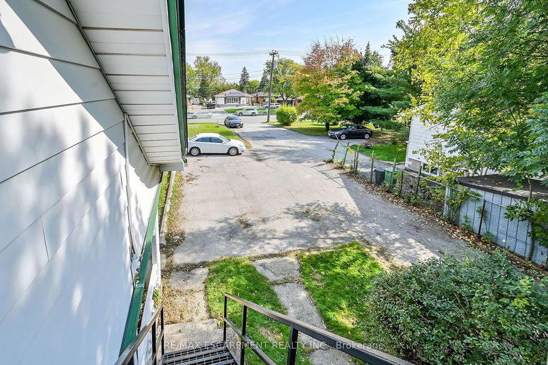 942 Upper Gage Ave  Hamilton, L8V 4K9 | Image 38