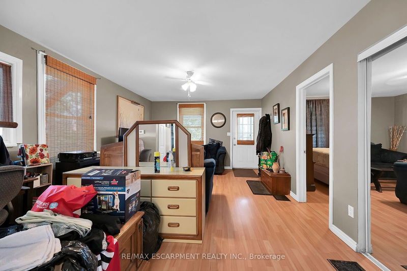 942 Upper Gage Ave  Hamilton, L8V 4K9 | Image 8